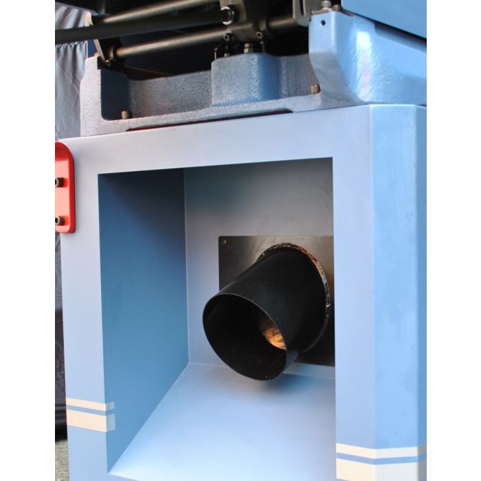 large dust port for efficient chip collection and removal
