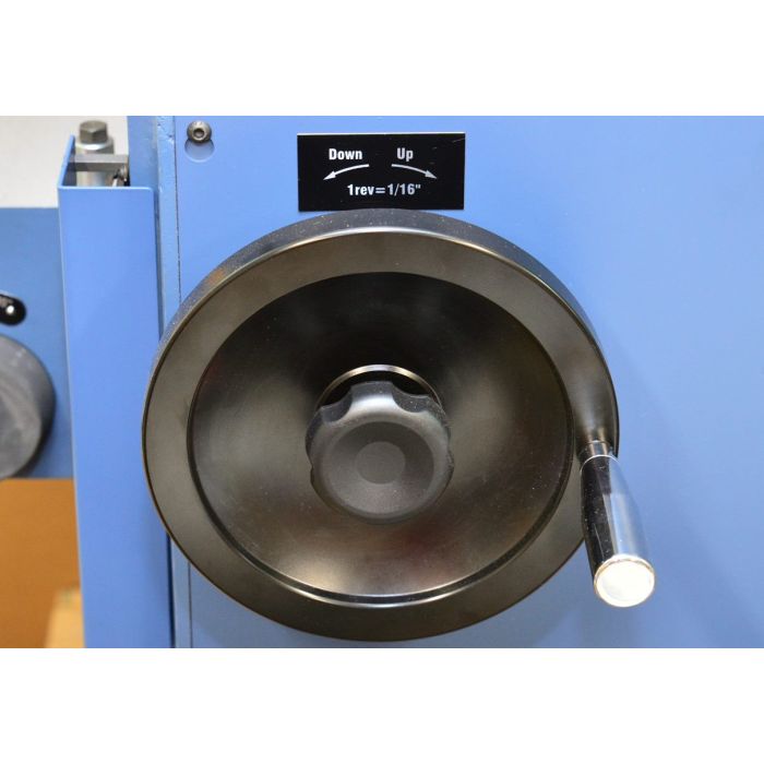 precise table movement by locking hand wheel